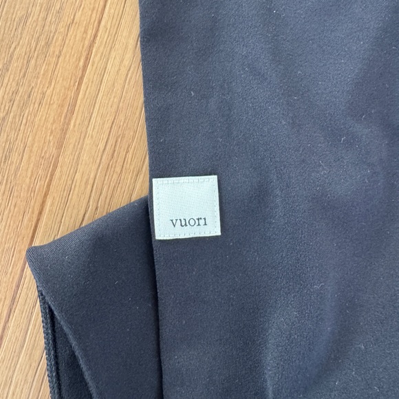 Vuori High-Rise All The Feels Leggings - Picture 4 of 4